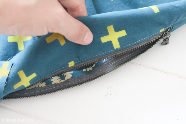 Sewing Tutorial - Zipper pocket Tutorial 